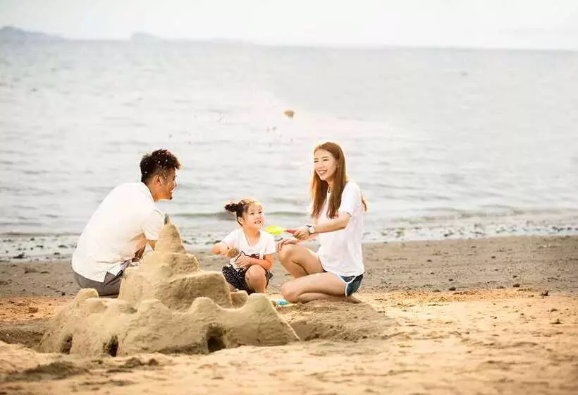 هتل Hilton Yantai