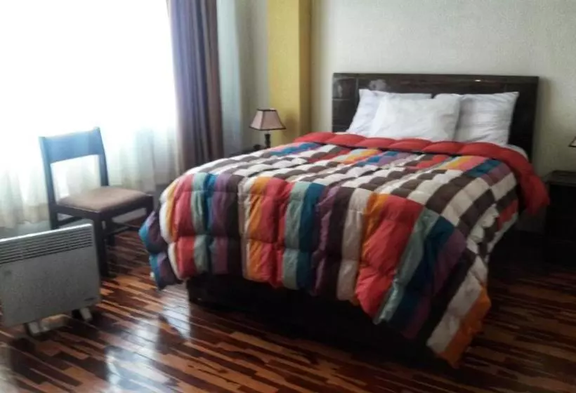 هتل Posada De Los Reyes