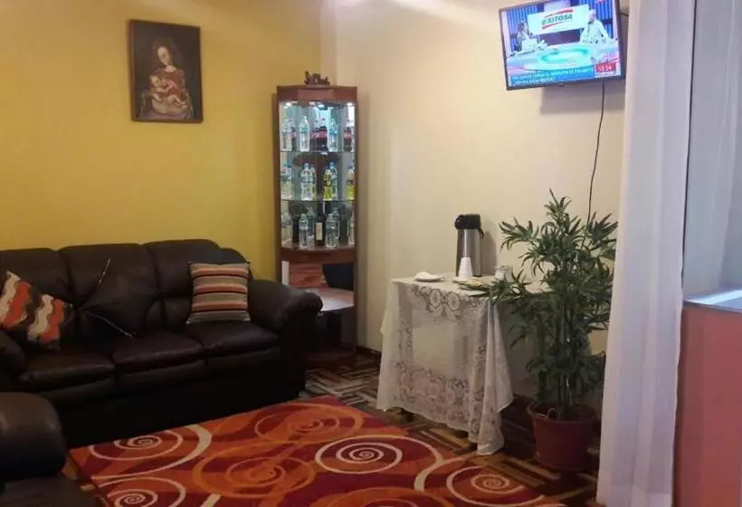 هتل Posada De Los Reyes