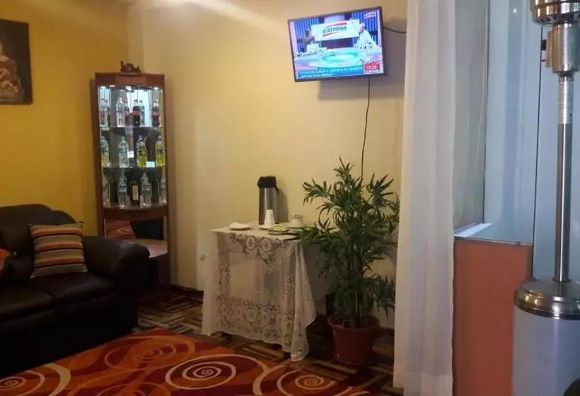 هتل Posada De Los Reyes