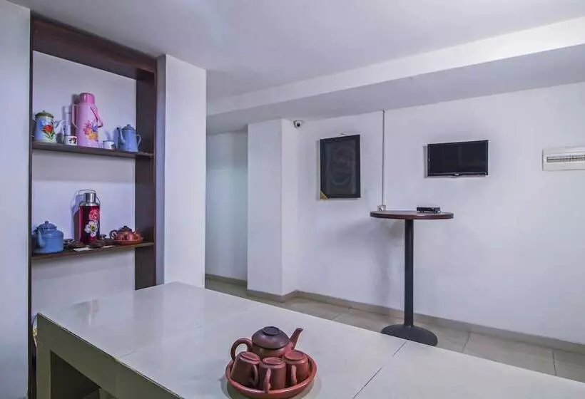 ホテル Reddoorz Near Cilandak Town Square