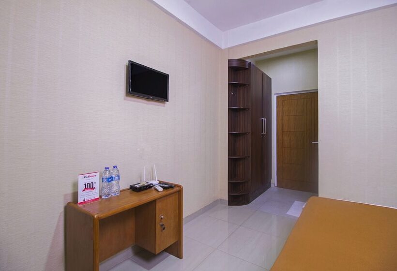 فندق Reddoorz Near Cilandak Town Square