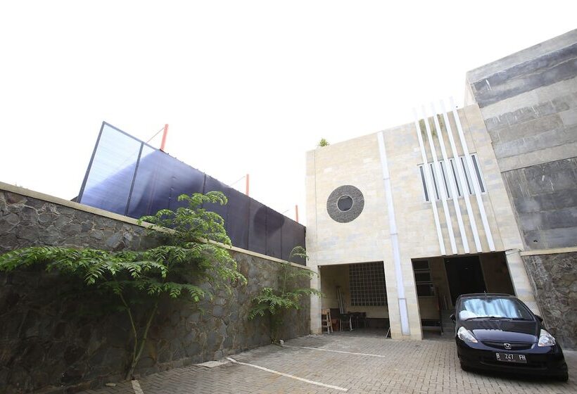 فندق Reddoorz Near Cilandak Town Square