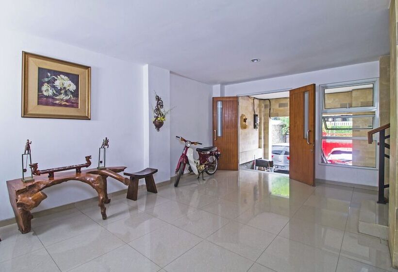 فندق Reddoorz Near Cilandak Town Square