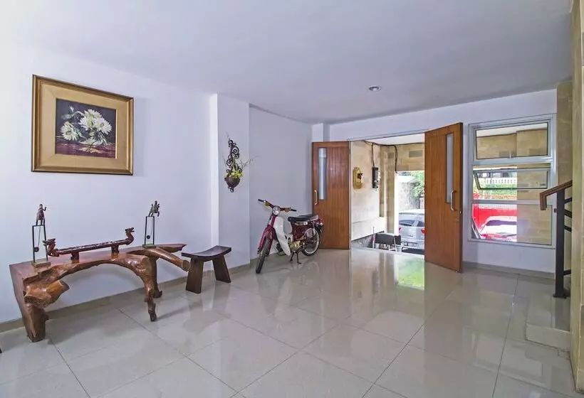 ホテル Reddoorz Near Cilandak Town Square