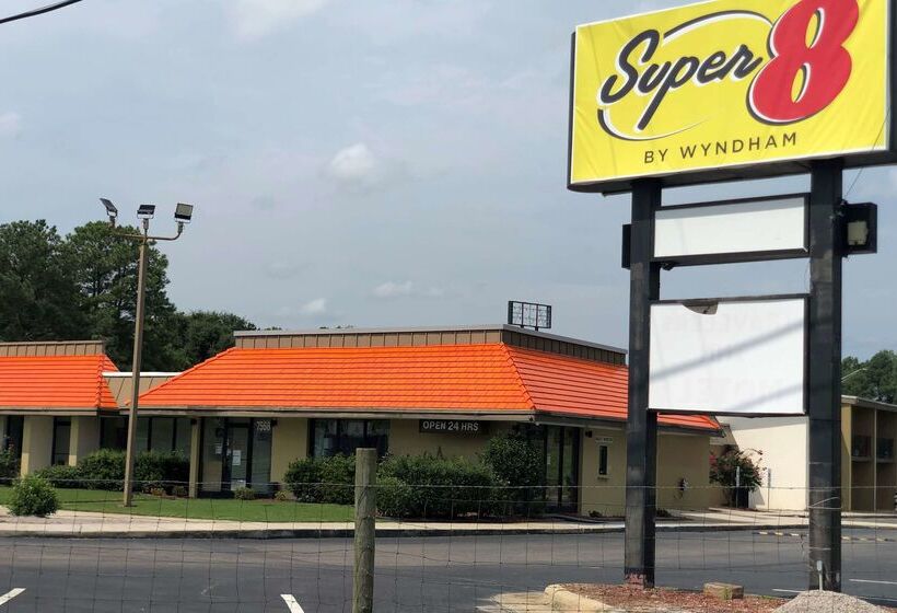 فندق Super 8 By Wyndham Rocky Mount I 95 Exit 145