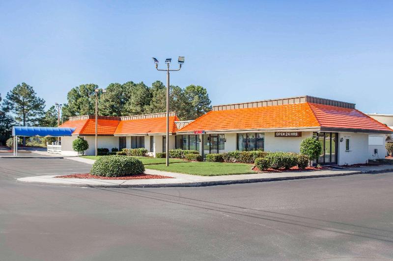 فندق Super 8 By Wyndham Rocky Mount I 95 Exit 145