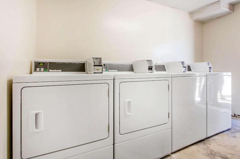 فندق Super 8 By Wyndham Rocky Mount I 95 Exit 145