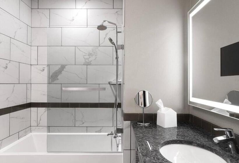 فندق The Current Iowa, Autograph Collection