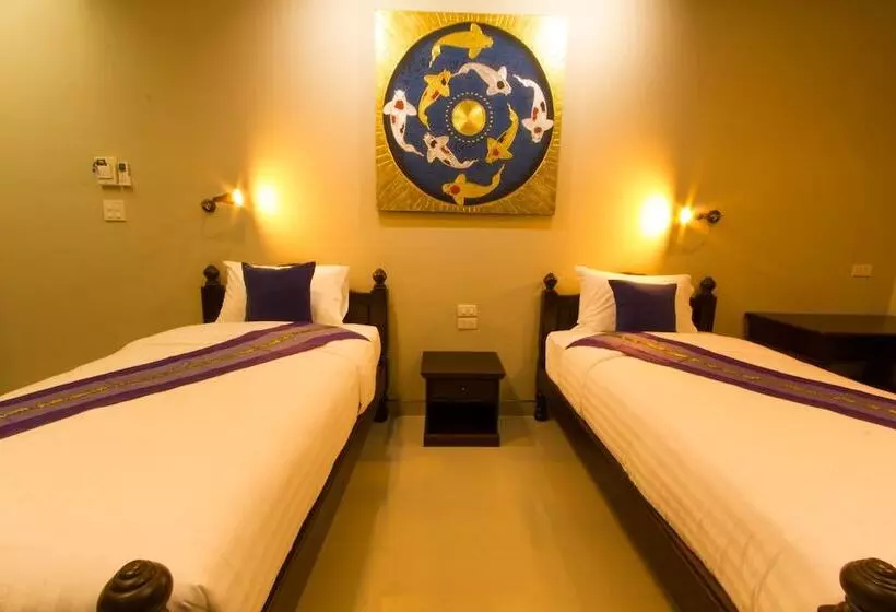 هتل The Rise Resort