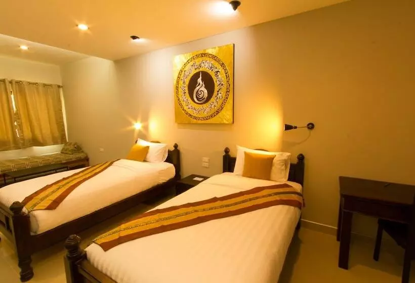 هتل The Rise Resort
