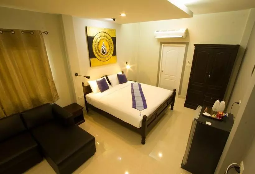 هتل The Rise Resort