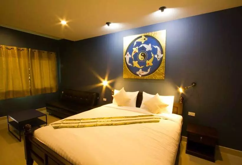 هتل The Rise Resort