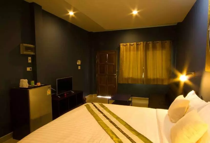 هتل The Rise Resort