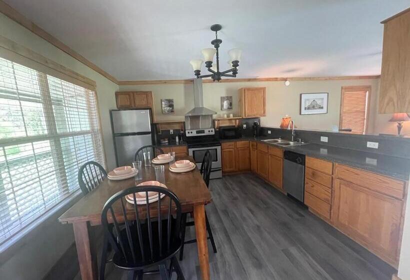 מוטל Stagecoach Inn Woodville