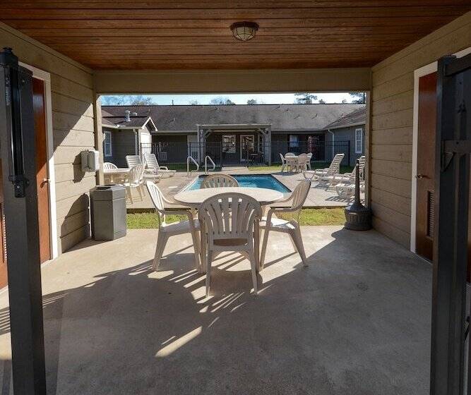 מוטל Stagecoach Inn Woodville