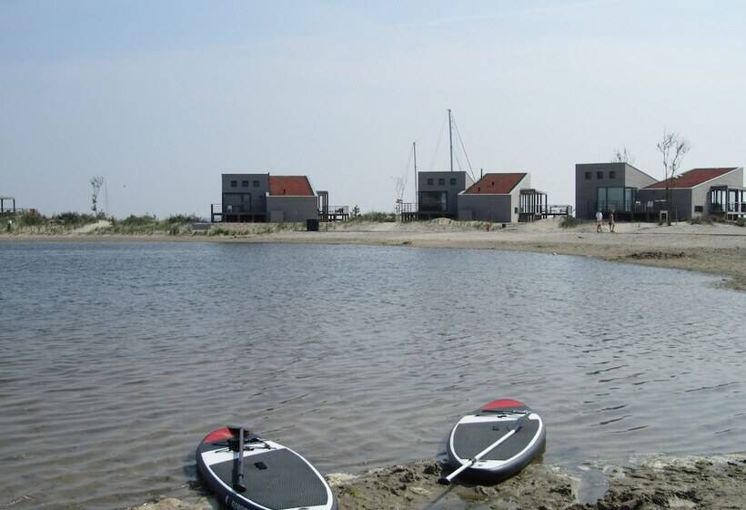 Oasis Punt West Hotel & Beach Resort