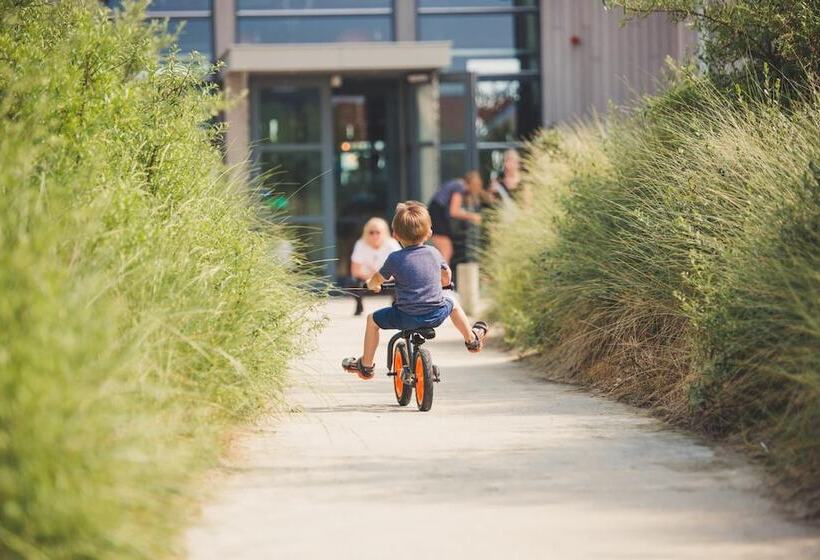 Oasis Punt West Hotel & Beach Resort