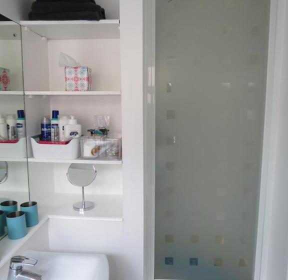 City Centre Great Location Parking   Fast Wifi