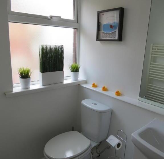 City Centre Great Location Parking   Fast Wifi