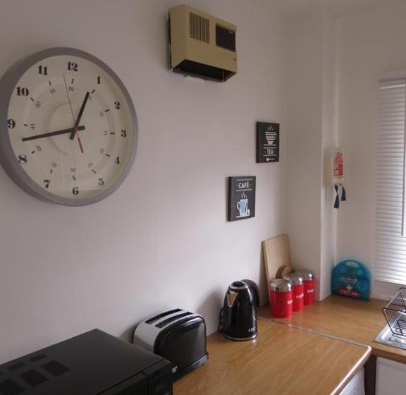 City Centre Great Location Parking   Fast Wifi