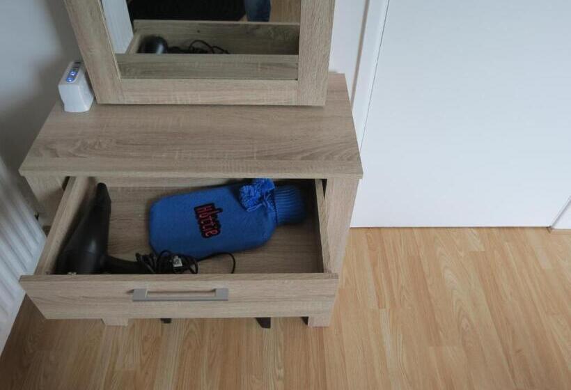 City Centre Great Location Parking   Fast Wifi