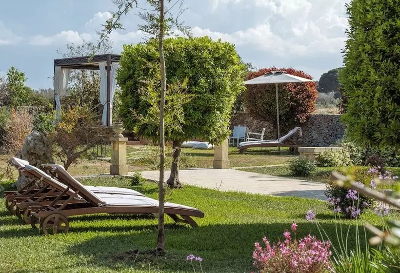 هتل Agriturismo Masseria Costarella