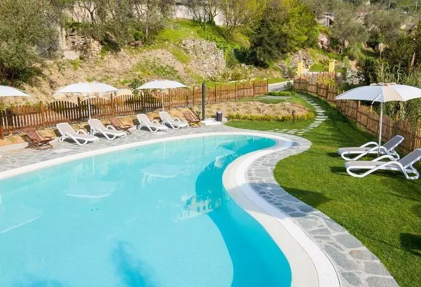 هتل Appartamenti Antico Frantoio Doria