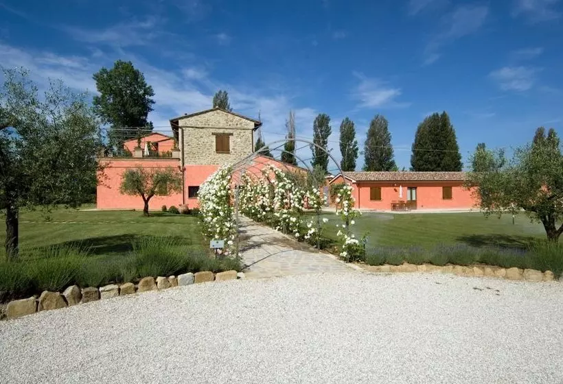 Hotelli Agriturismo Casale Le Selvette