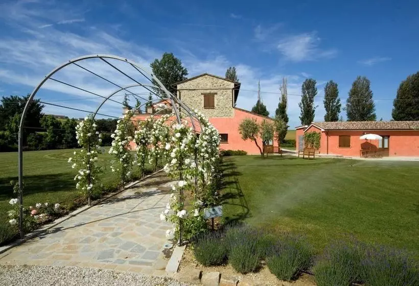 Hotelli Agriturismo Casale Le Selvette