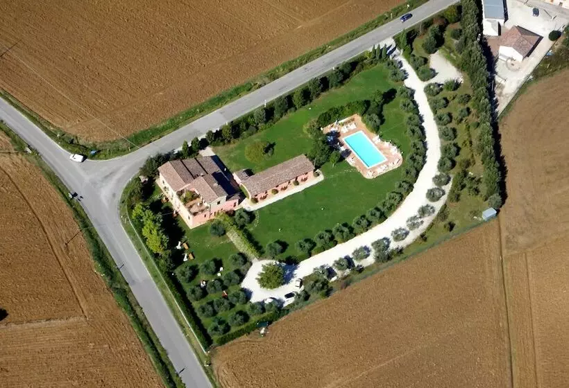 Hotelli Agriturismo Casale Le Selvette