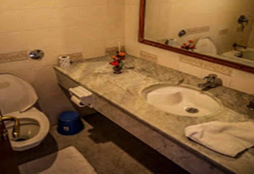 هتل Lumbini Garden New Crystal