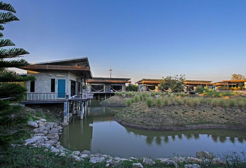 בית מלון כפרי White Knot Khao Yai