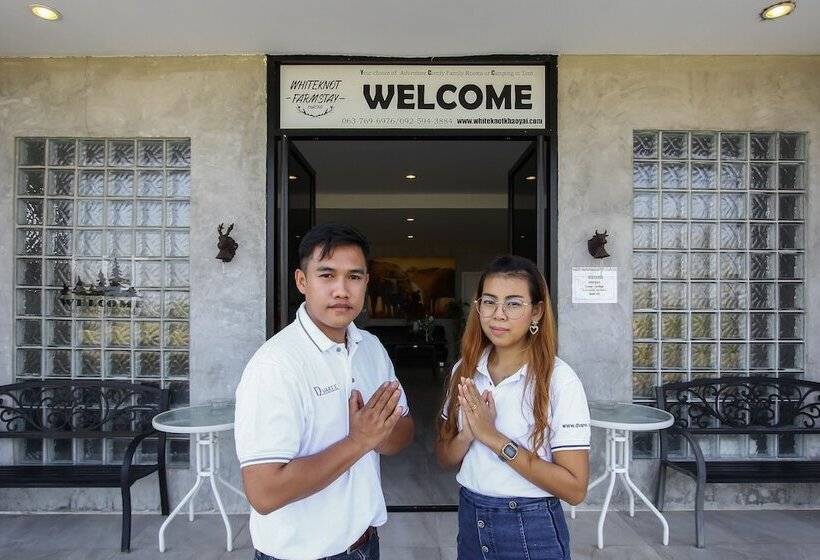 בית מלון כפרי White Knot Khao Yai