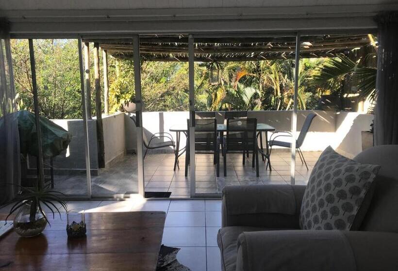 פנסיון Beach Forest Lodge