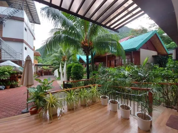 ペンション Jurias Garden