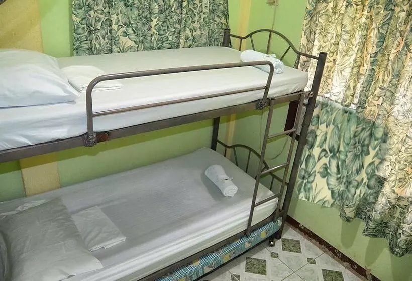 ユースホステル Casa Bonita Inn Oslob