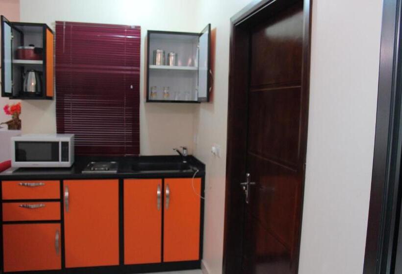 هتل Al Amoria Apartments