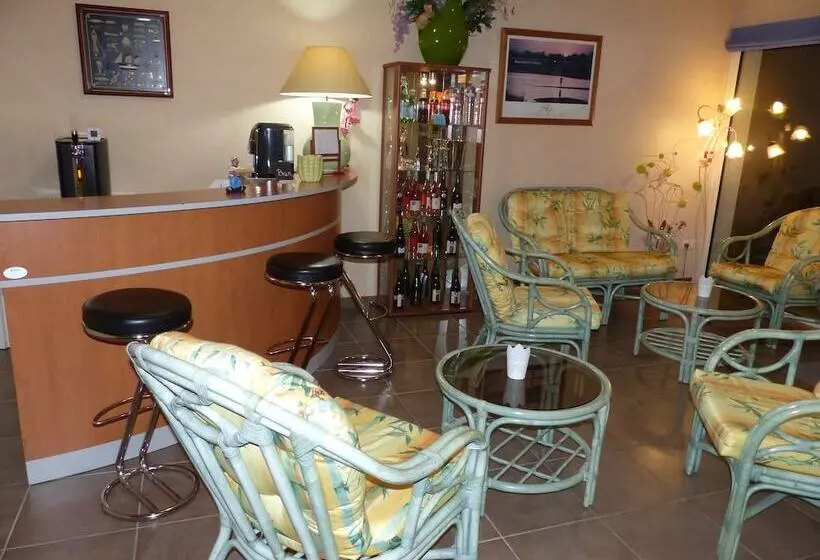 ホテル L Océane Angers Parc Expo