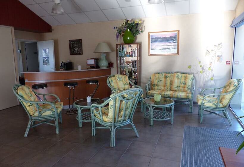 ホテル L Océane Angers Parc Expo