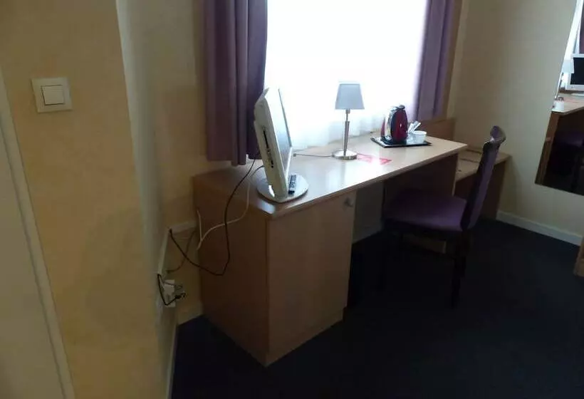 ホテル L Océane Angers Parc Expo