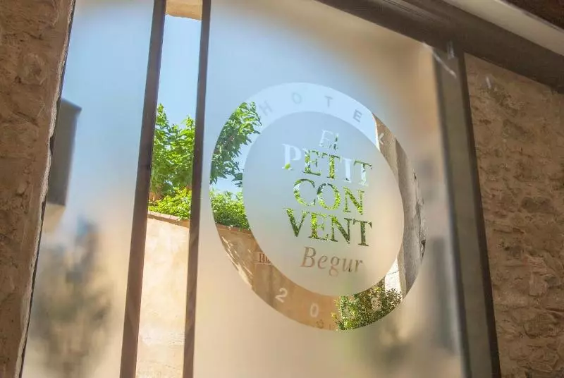 ホテル El Petit Convent