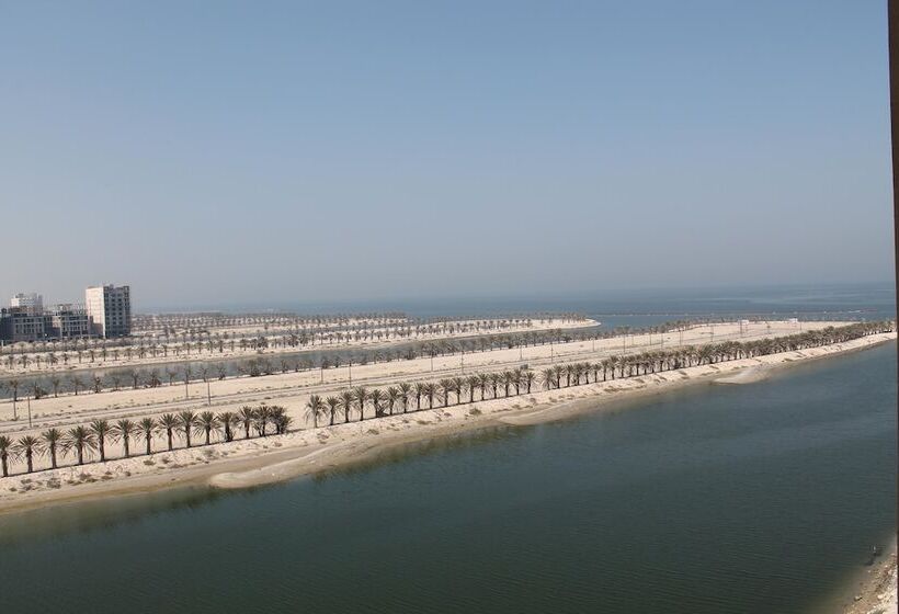 Hotel Golden Tulip Al Khobar Suites