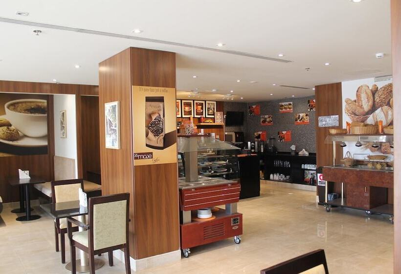 Hotel Golden Tulip Al Khobar Suites