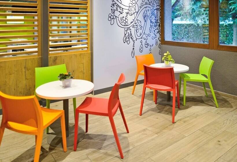 בית מלון כפרי Ibis Budget Bollene