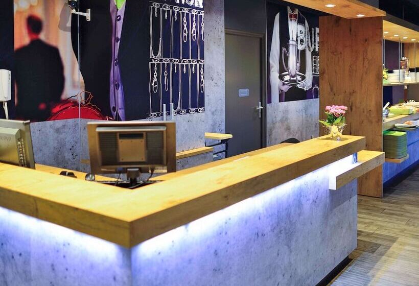 בית מלון כפרי Ibis Budget Bollene