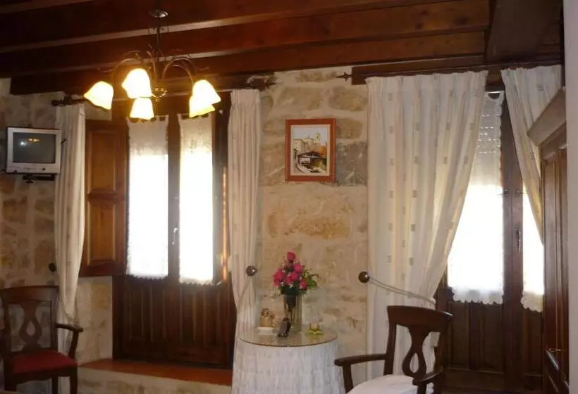 Maaseutuhotelli Rural Villa De Silos