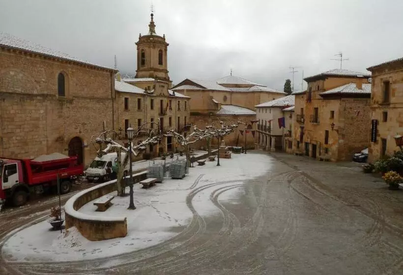 Maaseutuhotelli Rural Villa De Silos