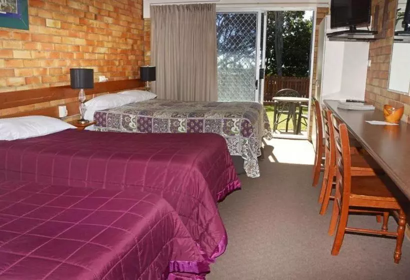 Shelly Beach Motel
