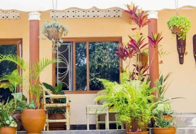 تختخواب و صبحانه Alpha Country Motel